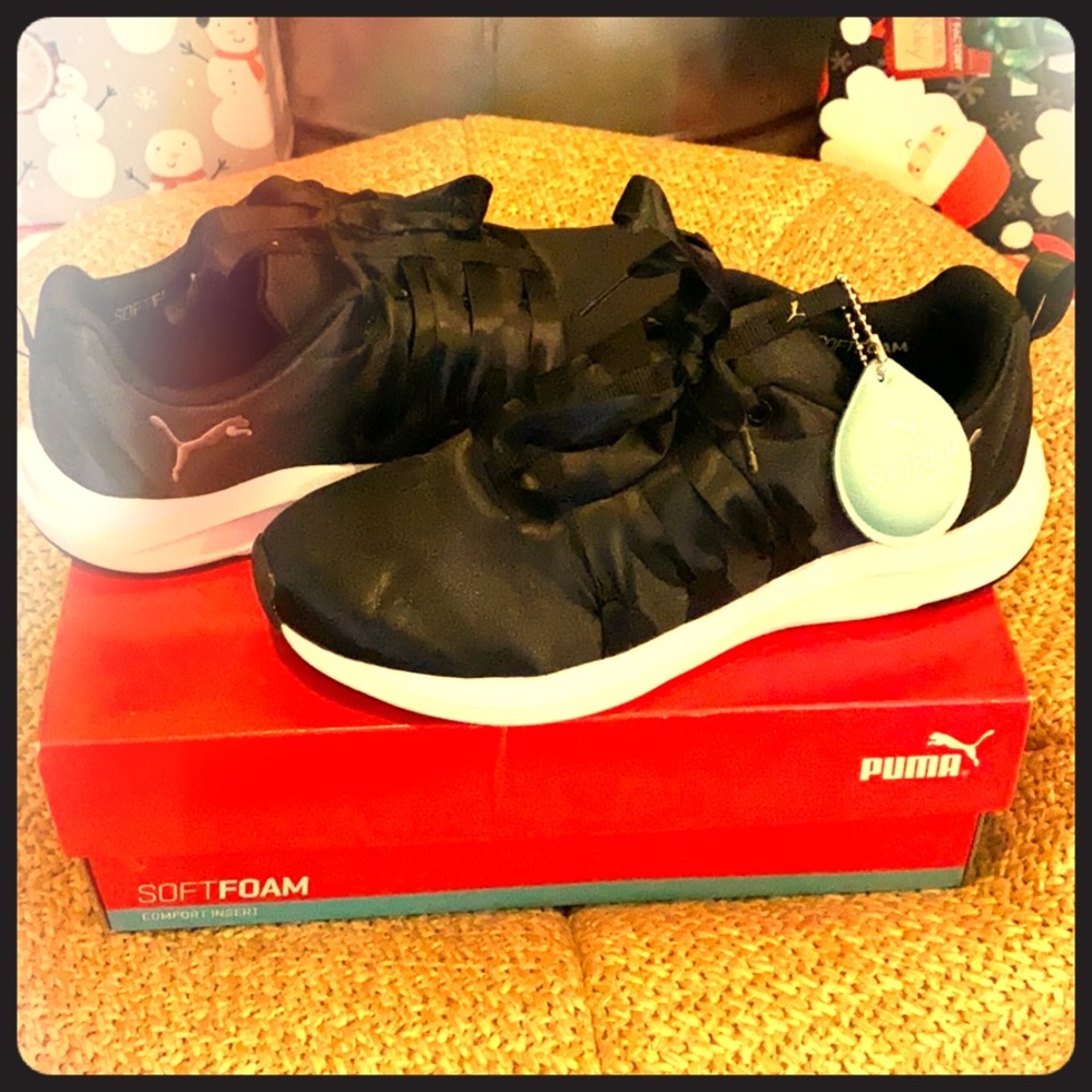 Puma Prowl size 6